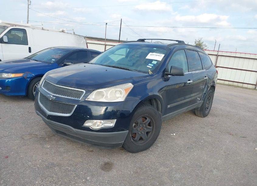 Photo 2 of 2010 Chevrolet Traverse LS (VIN 1GNLREED4AS154591)