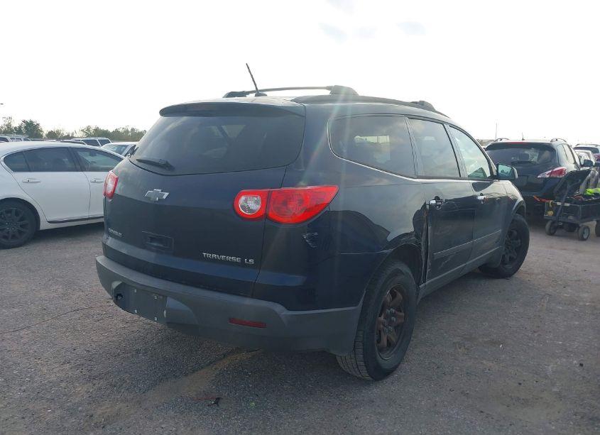 Photo 4 of 2010 Chevrolet Traverse LS (VIN 1GNLREED4AS154591)