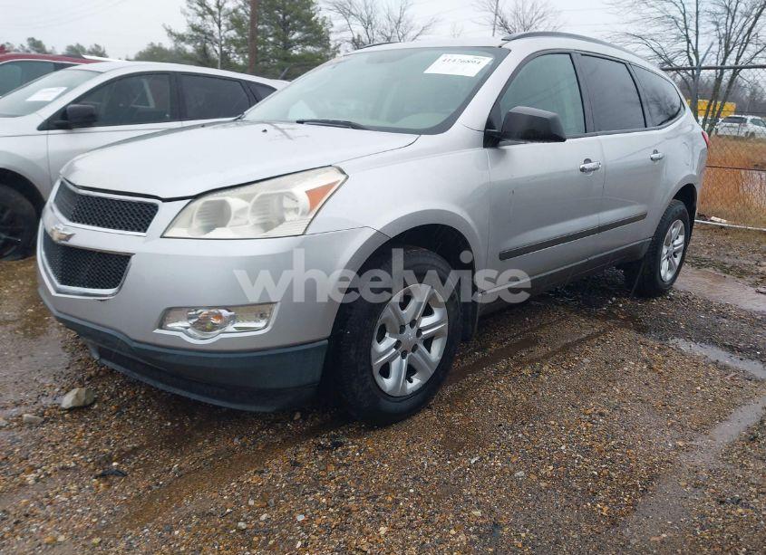Photo 2 of 2010 Chevrolet Traverse LS (VIN 1GNLREED5AJ203349)
