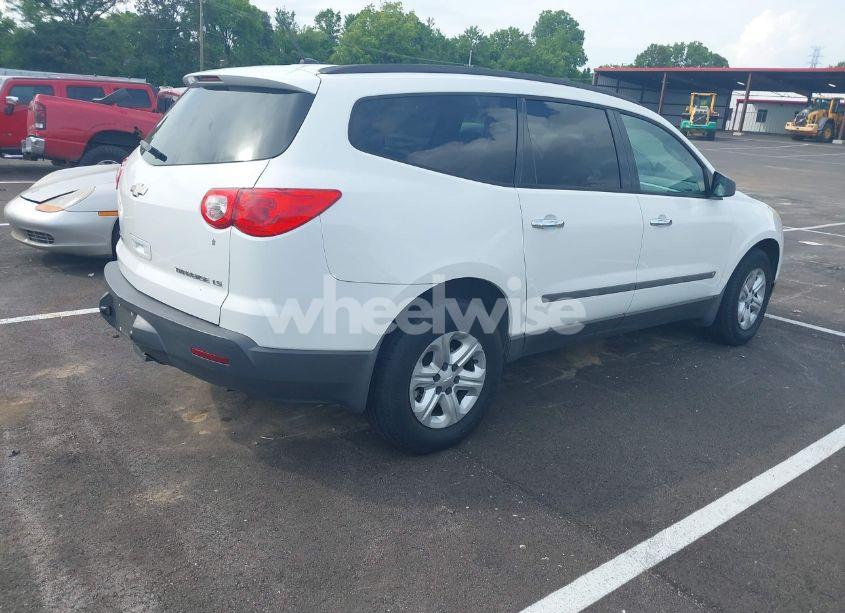 Photo 4 of 2010 Chevrolet Traverse LS (VIN 1GNLREED5AS116206)