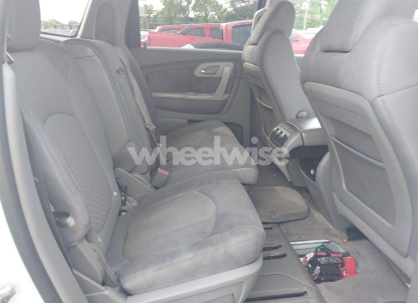 Photo 8 of 2010 Chevrolet Traverse LS (VIN 1GNLREED5AS116206)