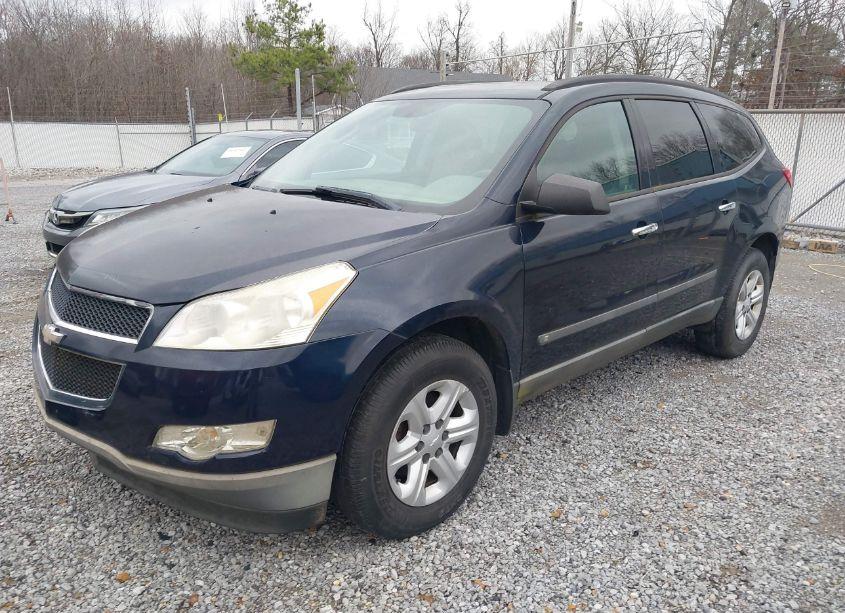Photo 2 of 2010 Chevrolet Traverse LS (VIN 1GNLREED8AS110125)