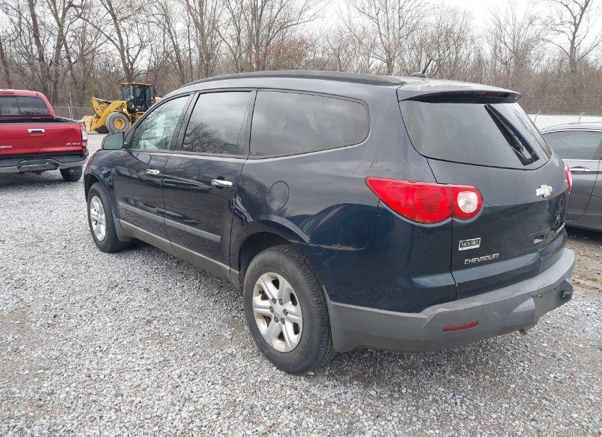Photo 3 of 2010 Chevrolet Traverse LS (VIN 1GNLREED8AS110125)