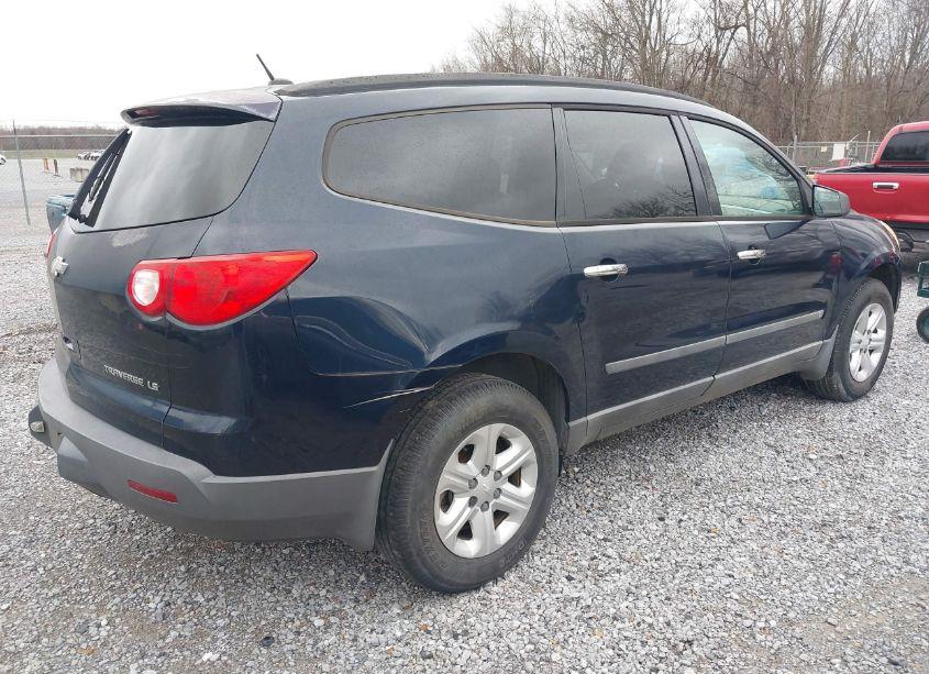 Photo 4 of 2010 Chevrolet Traverse LS (VIN 1GNLREED8AS110125)