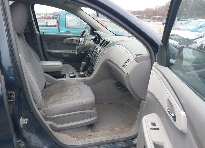 Photo 5 of 2010 Chevrolet Traverse LS (VIN 1GNLREED8AS110125)