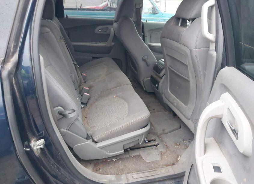 Photo 8 of 2010 Chevrolet Traverse LS (VIN 1GNLREED8AS110125)
