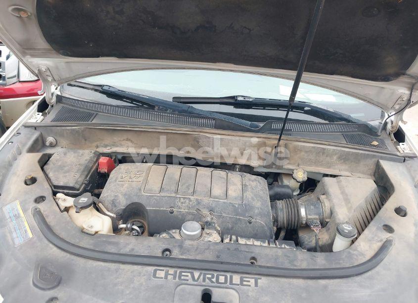 Photo 10 of 2010 Chevrolet Traverse LS (VIN 1GNLREED8AS116359)