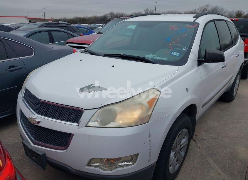 Photo 6 of 2010 Chevrolet Traverse LS (VIN 1GNLREED8AS116359)