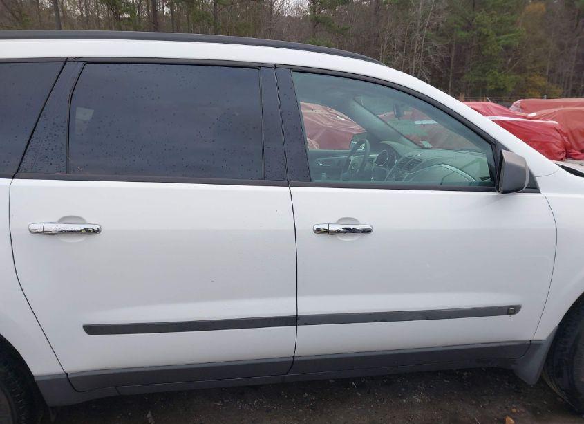 Photo 13 of 2010 Chevrolet Traverse LS (VIN 1GNLREEDXAS117433)