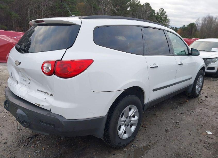 Photo 4 of 2010 Chevrolet Traverse LS (VIN 1GNLREEDXAS117433)