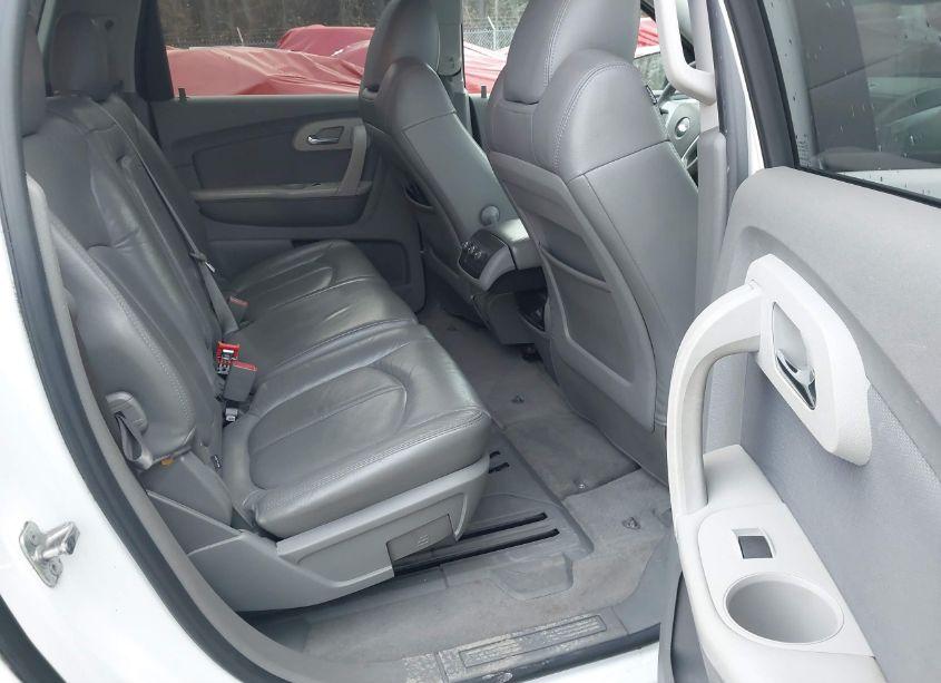 Photo 8 of 2010 Chevrolet Traverse LS (VIN 1GNLREEDXAS117433)