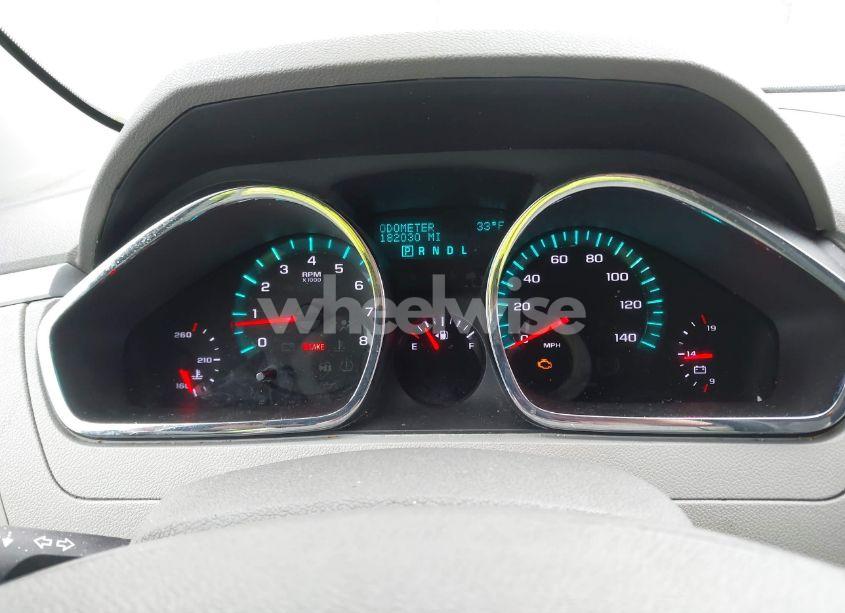 Photo 7 of 2010 Chevrolet Traverse LS (VIN 1GNLREEDXAS125421)