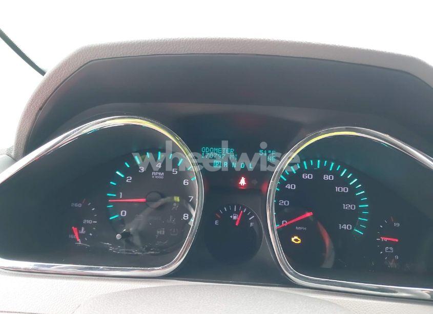 Photo 7 of 2010 Chevrolet Traverse LT (VIN 1GNLRFED0AS115616)