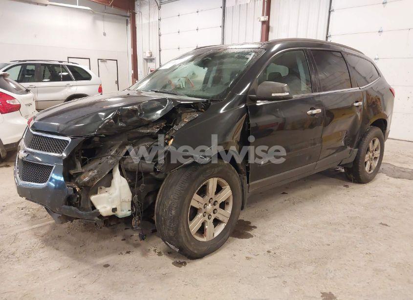 Photo 2 of 2010 Chevrolet Traverse LT (VIN 1GNLRFED0AS127751)