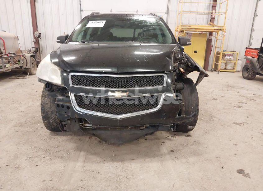 Photo 6 of 2010 Chevrolet Traverse LT (VIN 1GNLRFED0AS127751)