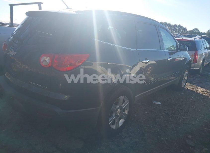 Photo 4 of 2010 Chevrolet Traverse LT (VIN 1GNLRFED0AS151144)
