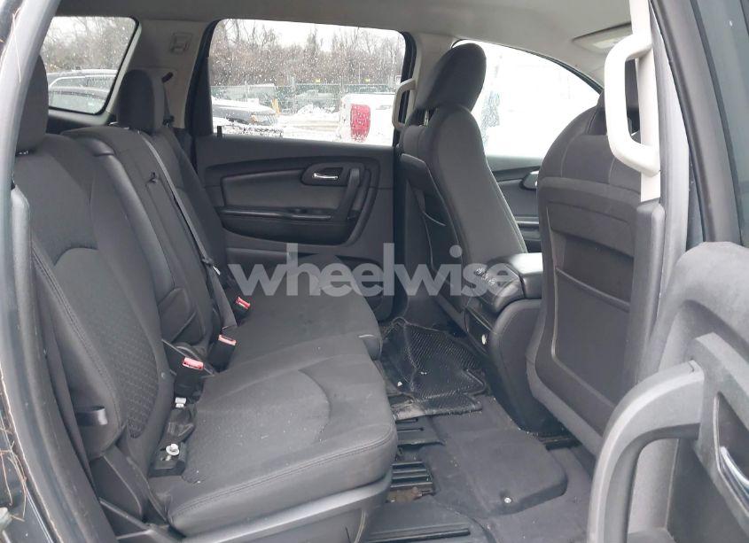 Photo 8 of 2010 Chevrolet Traverse LT (VIN 1GNLRFED1AJ243336)