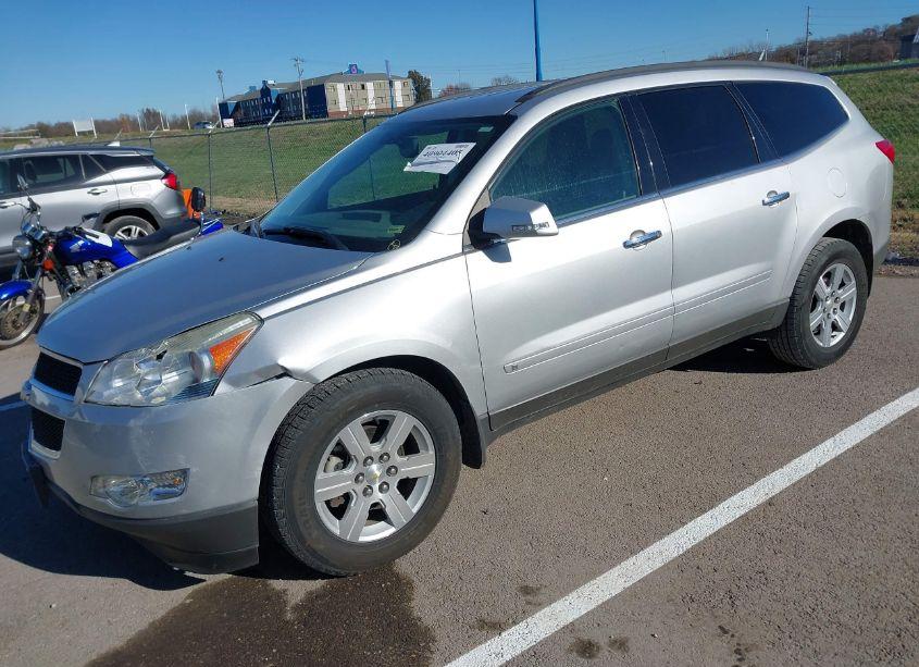 Photo 2 of 2010 Chevrolet Traverse LT (VIN 1GNLRFED1AS125765)