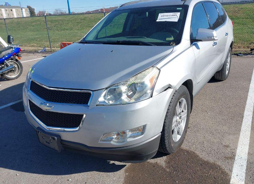 Photo 6 of 2010 Chevrolet Traverse LT (VIN 1GNLRFED1AS125765)