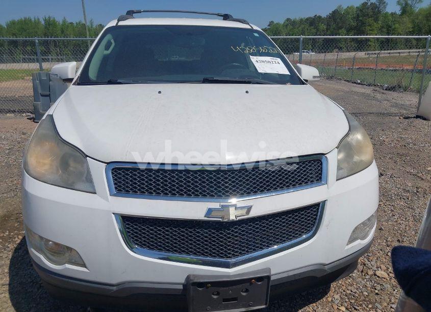 Photo 6 of 2010 Chevrolet Traverse LT (VIN 1GNLRFED1AS130139)