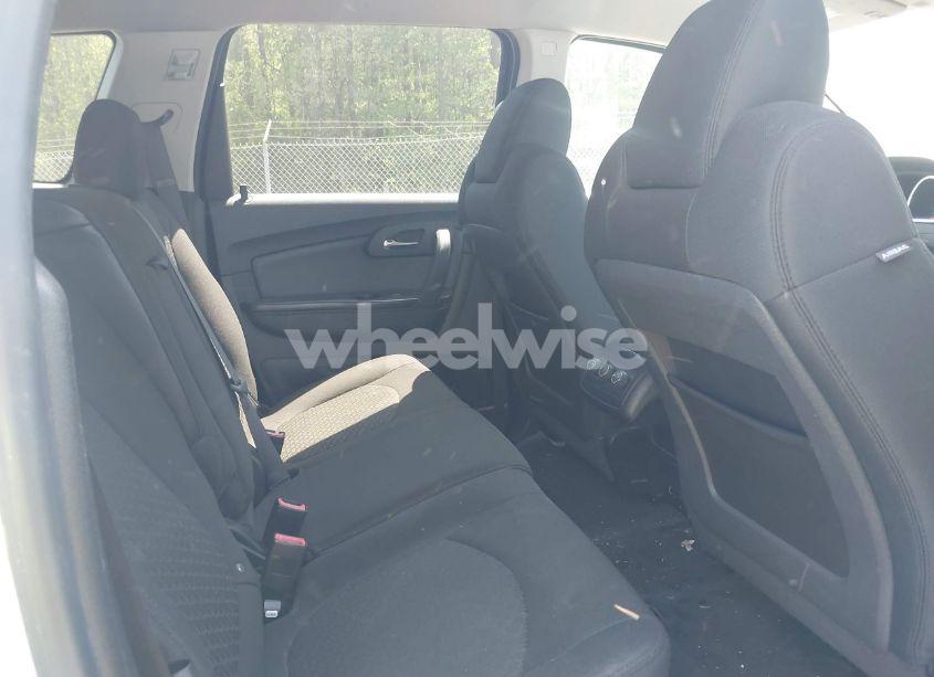 Photo 8 of 2010 Chevrolet Traverse LT (VIN 1GNLRFED1AS130139)