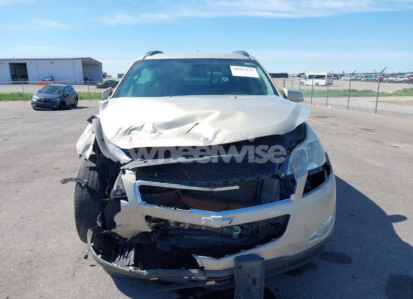 Photo 12 of 2010 Chevrolet Traverse LT (VIN 1GNLRFED1AS139729)