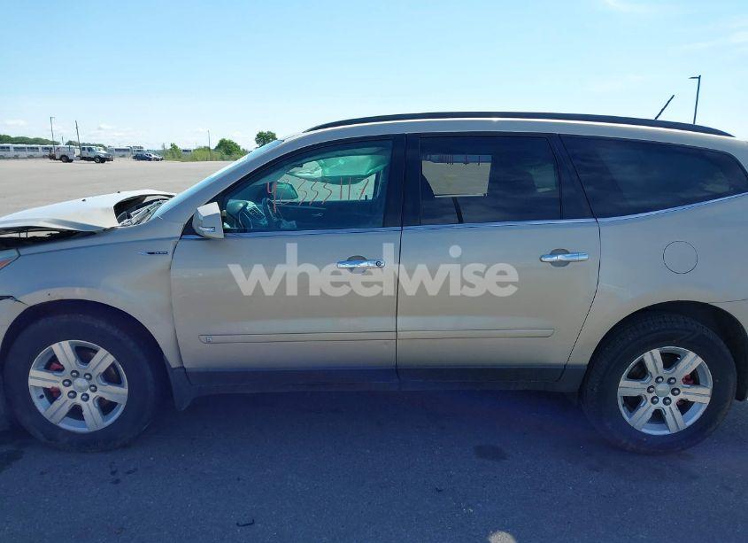 Photo 14 of 2010 Chevrolet Traverse LT (VIN 1GNLRFED1AS139729)