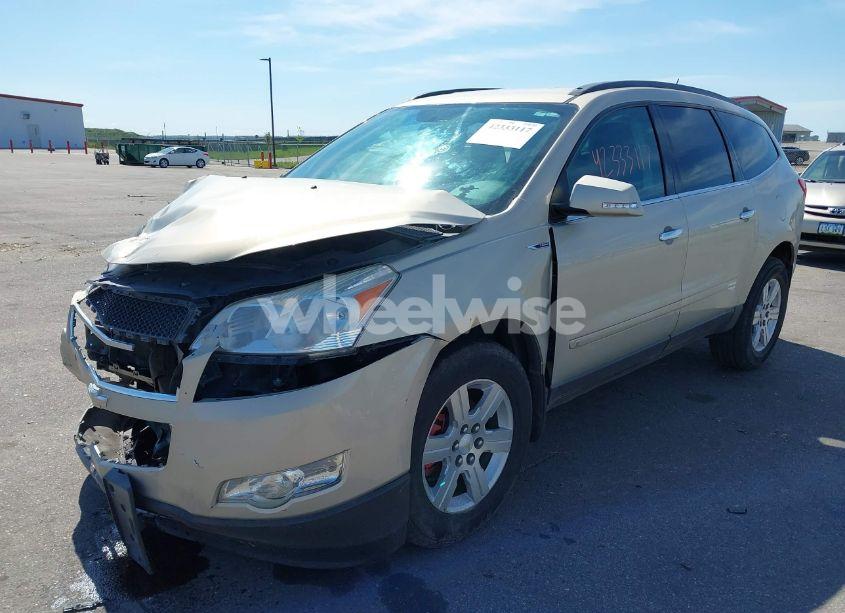 Photo 2 of 2010 Chevrolet Traverse LT (VIN 1GNLRFED1AS139729)