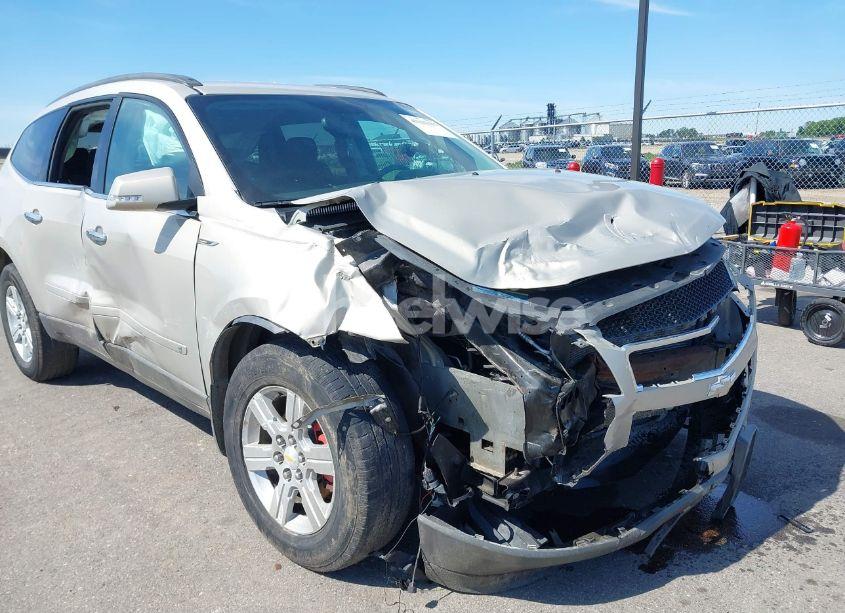 Photo 6 of 2010 Chevrolet Traverse LT (VIN 1GNLRFED1AS139729)