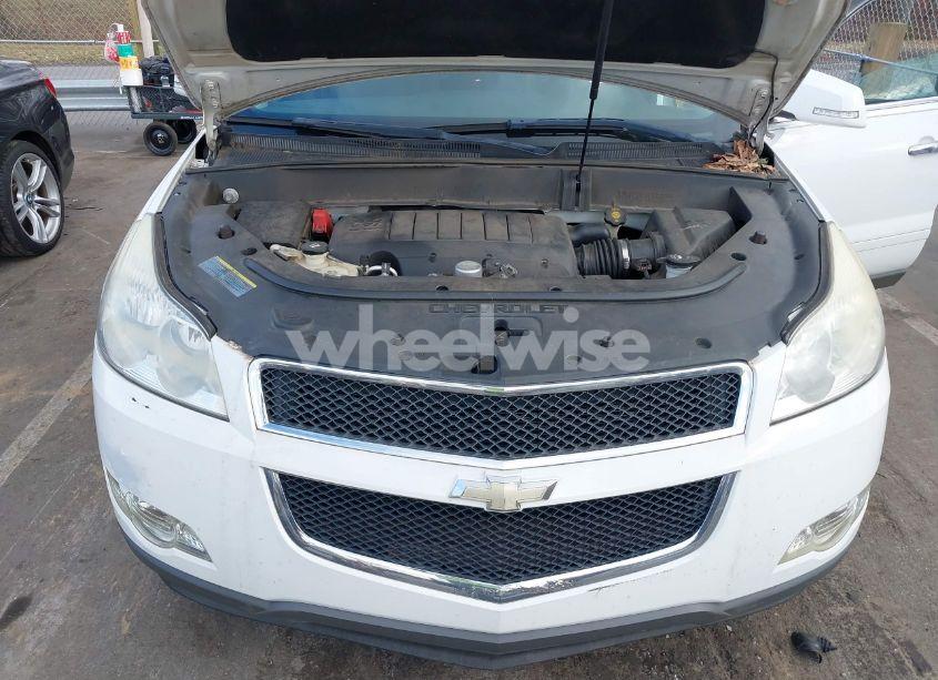 Photo 10 of 2010 Chevrolet Traverse LT (VIN 1GNLRFED3AS123371)
