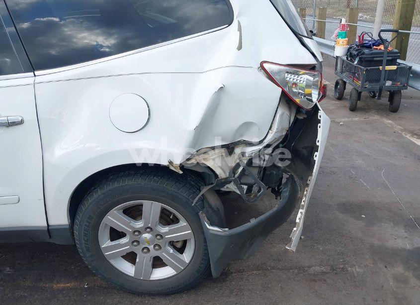 Photo 13 of 2010 Chevrolet Traverse LT (VIN 1GNLRFED3AS123371)