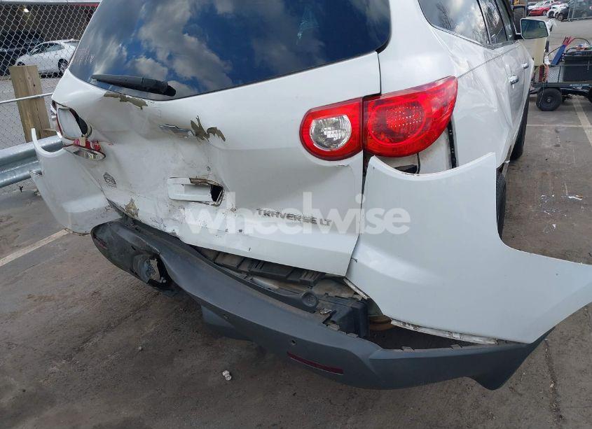 Photo 14 of 2010 Chevrolet Traverse LT (VIN 1GNLRFED3AS123371)