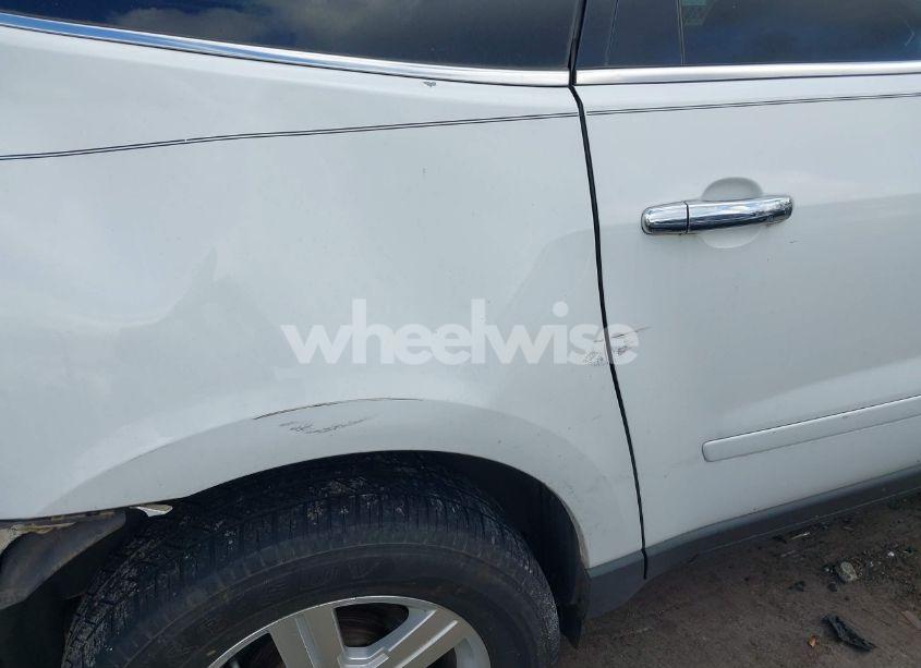 Photo 16 of 2010 Chevrolet Traverse LT (VIN 1GNLRFED3AS123371)