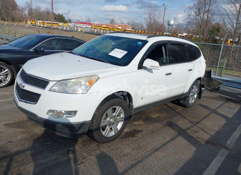 Photo 2 of 2010 Chevrolet Traverse LT (VIN 1GNLRFED3AS123371)