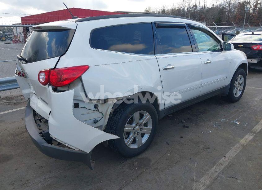 Photo 4 of 2010 Chevrolet Traverse LT (VIN 1GNLRFED3AS123371)