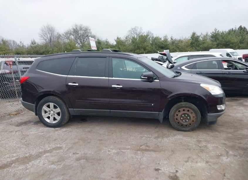 Photo 13 of 2010 Chevrolet Traverse LT (VIN 1GNLRFED3AS147315)