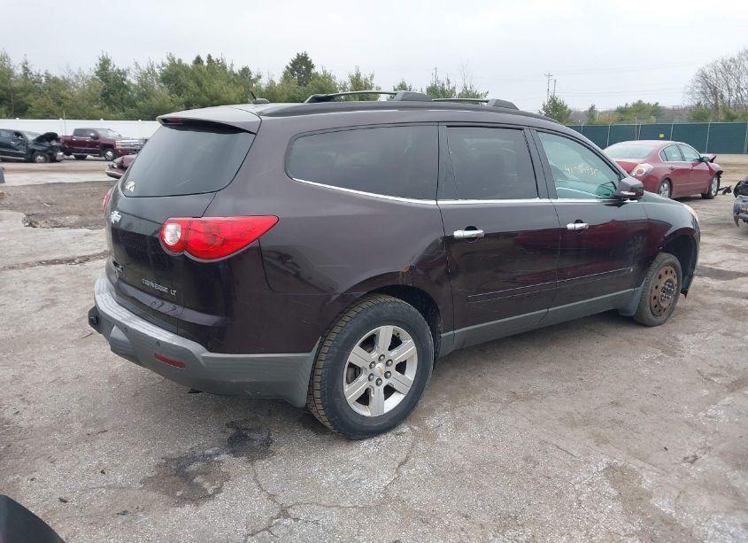 Photo 4 of 2010 Chevrolet Traverse LT (VIN 1GNLRFED3AS147315)