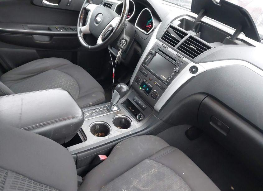 Photo 5 of 2010 Chevrolet Traverse LT (VIN 1GNLRFED3AS147315)
