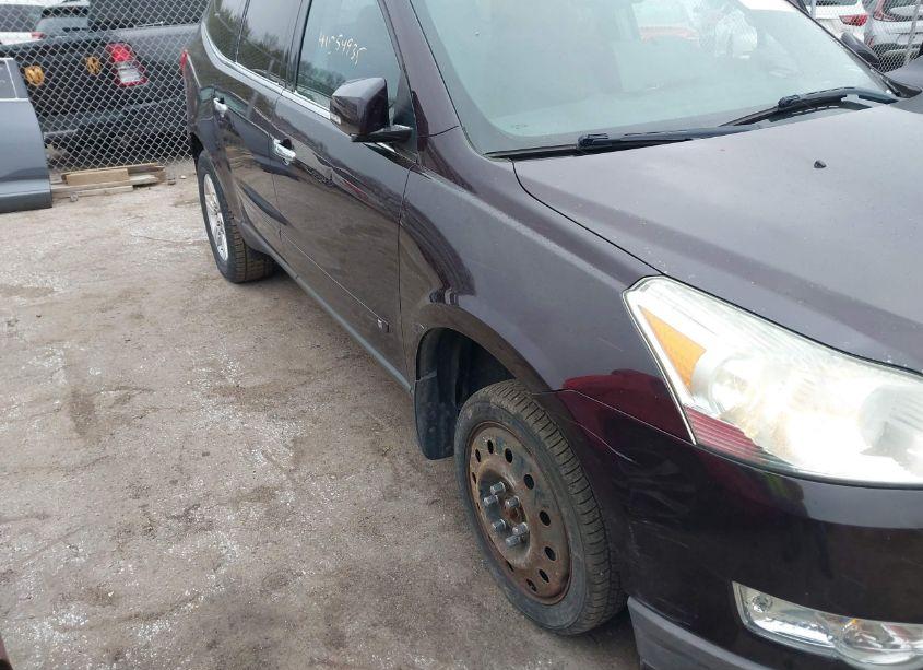 Photo 6 of 2010 Chevrolet Traverse LT (VIN 1GNLRFED3AS147315)