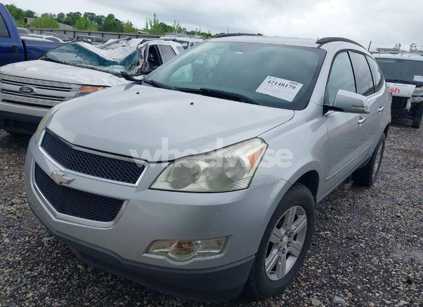 Photo 2 of 2010 Chevrolet Traverse LT (VIN 1GNLRFED4AS134038)
