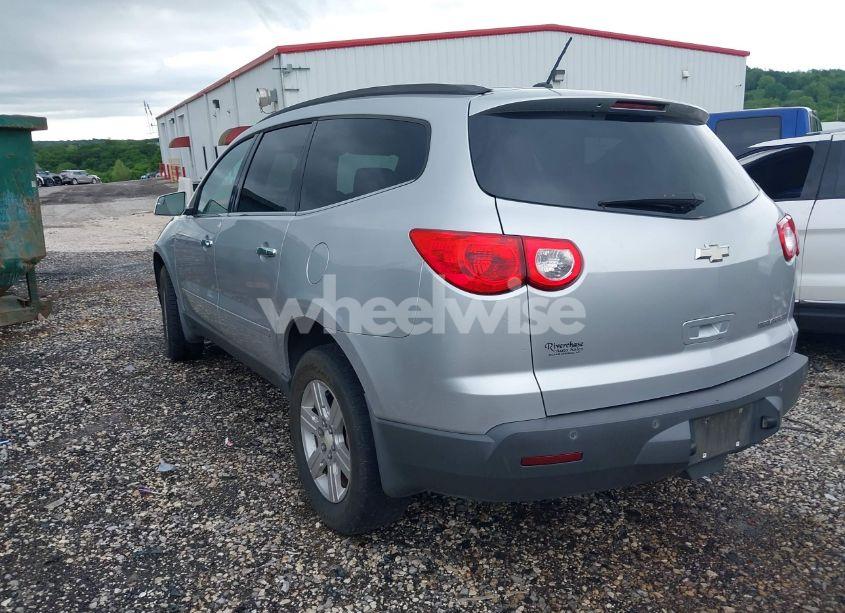 Photo 3 of 2010 Chevrolet Traverse LT (VIN 1GNLRFED4AS134038)