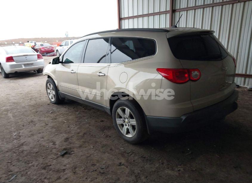 Photo 3 of 2010 Chevrolet Traverse LT (VIN 1GNLRFED4AS143368)