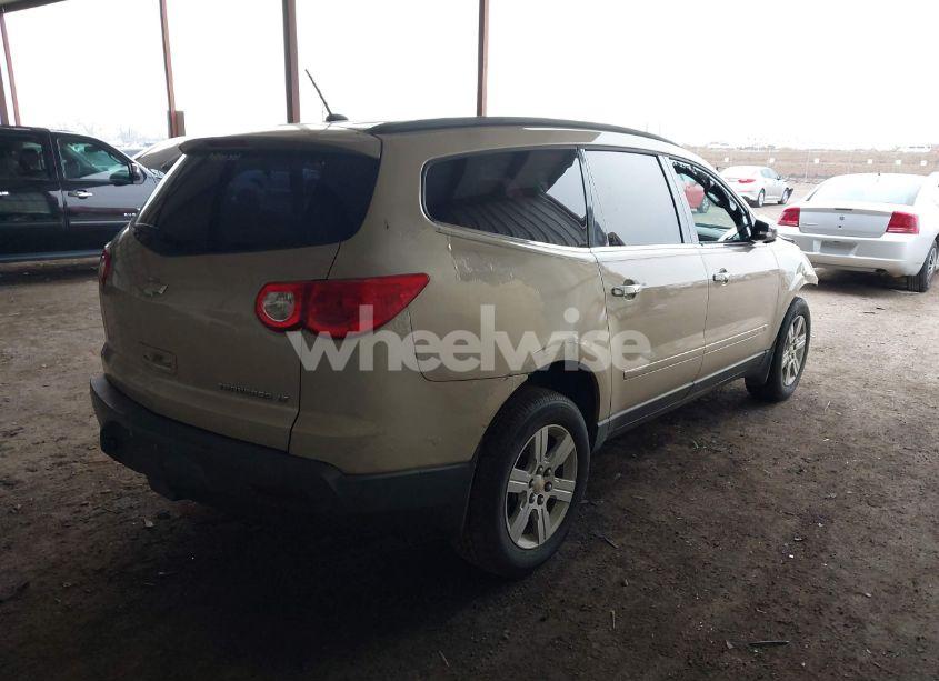 Photo 4 of 2010 Chevrolet Traverse LT (VIN 1GNLRFED4AS143368)