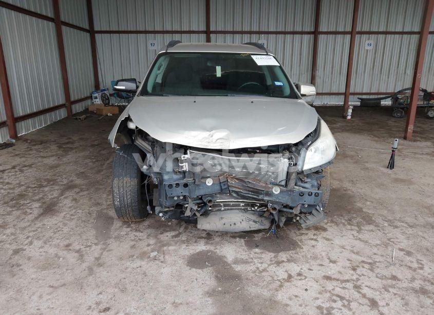 Photo 6 of 2010 Chevrolet Traverse LT (VIN 1GNLRFED4AS143368)