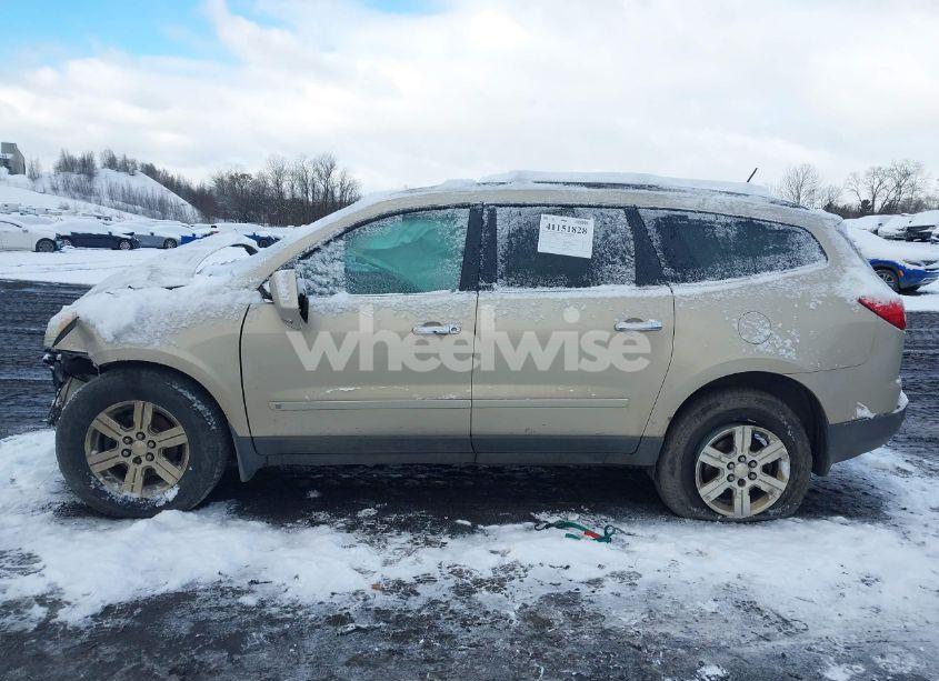 Photo 14 of 2010 Chevrolet Traverse LT (VIN 1GNLRFED5AS118916)