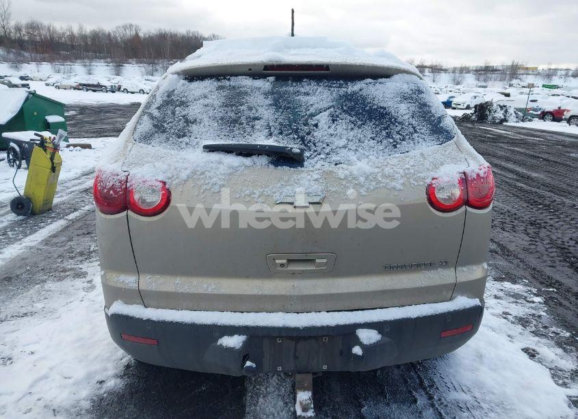 Photo 16 of 2010 Chevrolet Traverse LT (VIN 1GNLRFED5AS118916)