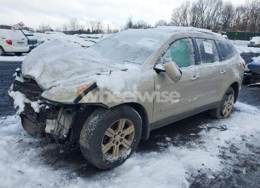 Photo 2 of 2010 Chevrolet Traverse LT (VIN 1GNLRFED5AS118916)