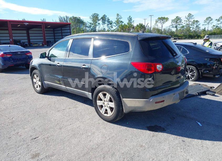 Photo 3 of 2010 Chevrolet Traverse LT (VIN 1GNLRFED5AS120133)