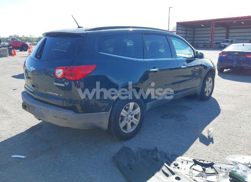 Photo 4 of 2010 Chevrolet Traverse LT (VIN 1GNLRFED5AS120133)