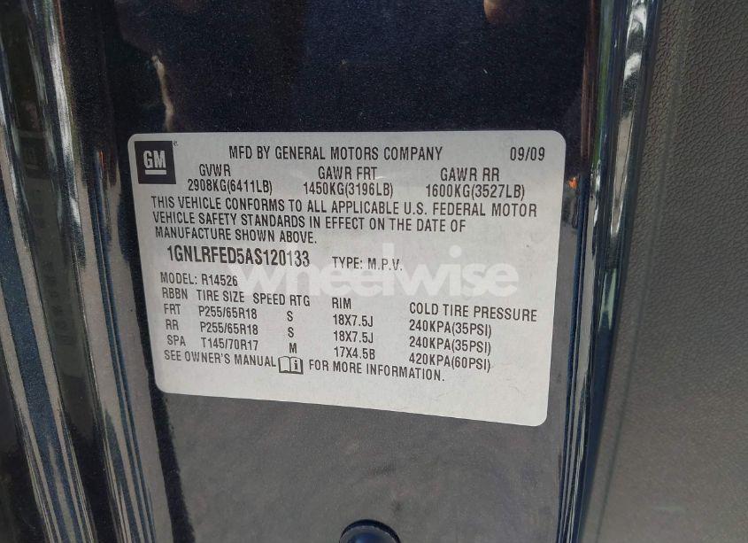 Photo 9 of 2010 Chevrolet Traverse LT (VIN 1GNLRFED5AS120133)